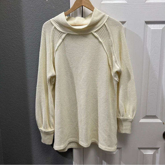 Free People She’s A Keeper Mock Neck Cream Oversized Sweater XS NWT - Picture 3 of 5